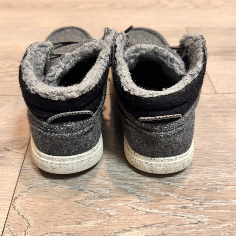 Falls Creek Boys Kids Auggie Gray Faux Fur‎ Lined Chukka Boots Size 3